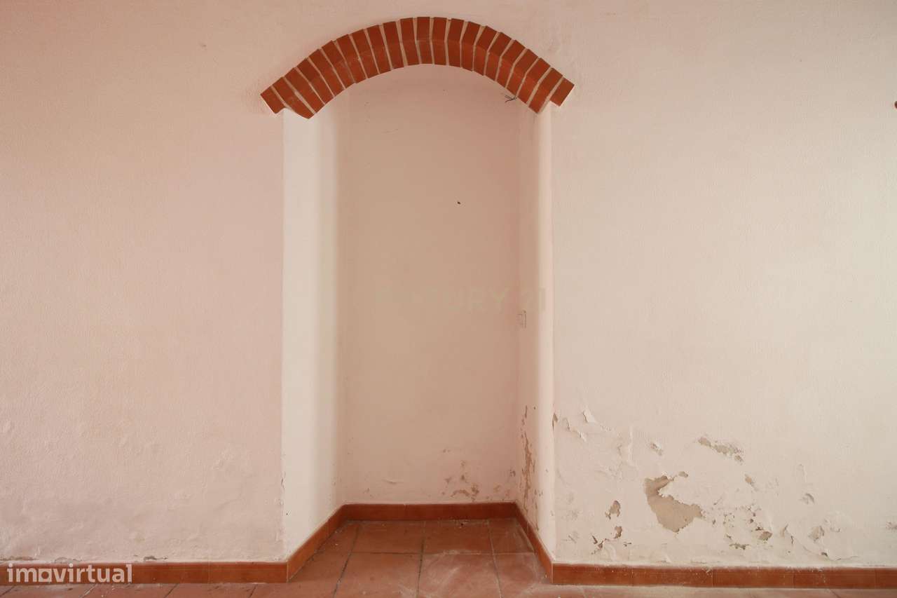 Apartamento e arrumos para venda em Borba-9