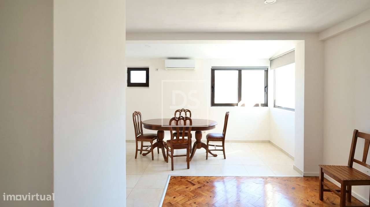 APARTAMENTO T2 RENOVADO E MOBILADO - Grande imagem: 2/17