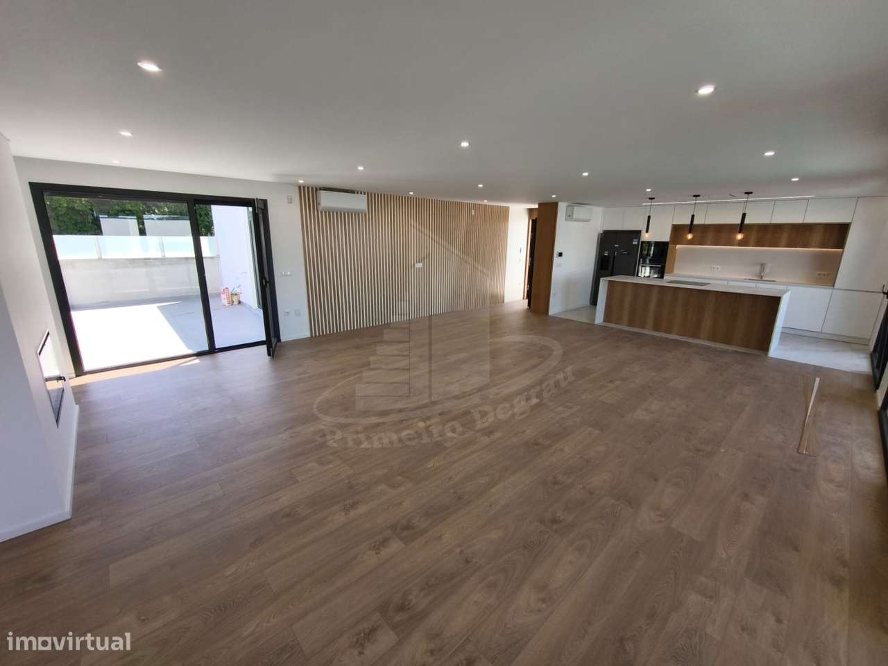 T3 + 1 (3 suítes) para entrada imediata - Grande imagem: 5/23