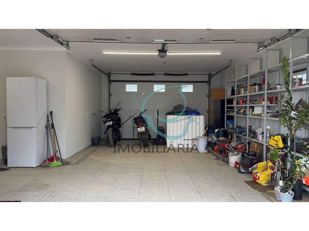 Moradia T5 com Vista para a Serra em Alenquer-53