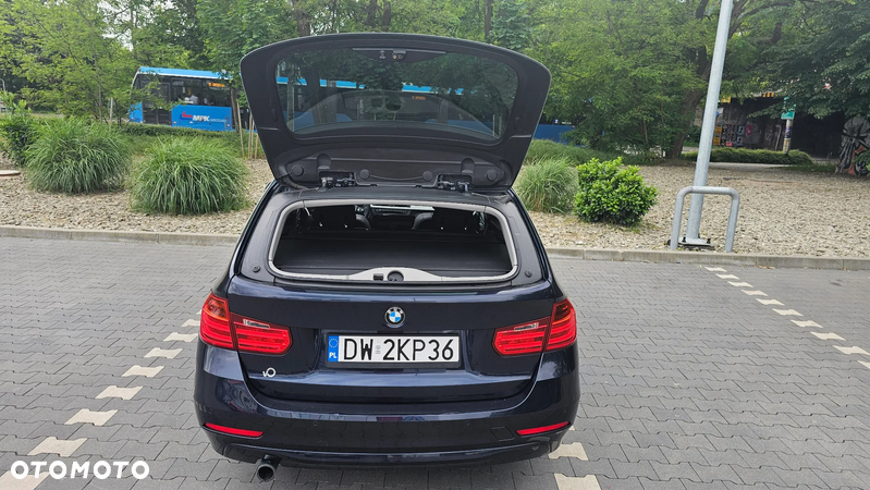 BMW Seria 3 320d Efficient Dynamics - 30