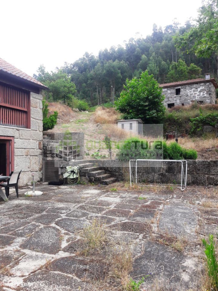 Quinta Amarante - Vila Meã, 25.200m2, com 2 casas em Pedra (1 total...