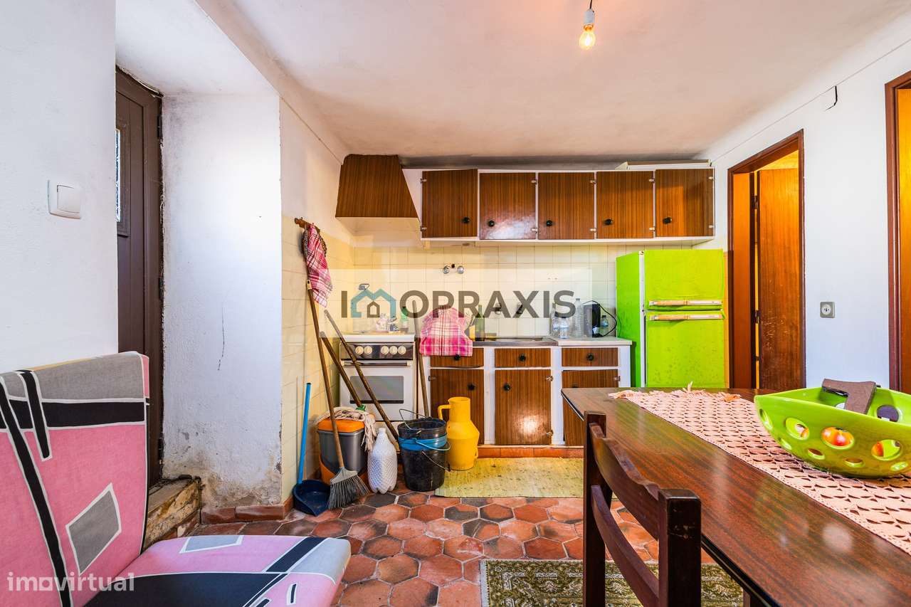 Moradia para reabilitação e terreno em Pedreiras, Porto de Mós-7