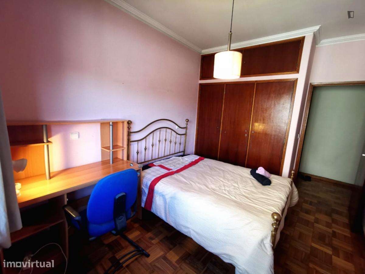 Quarto - localizado em Guimaraes - Grande imagem: 4/10