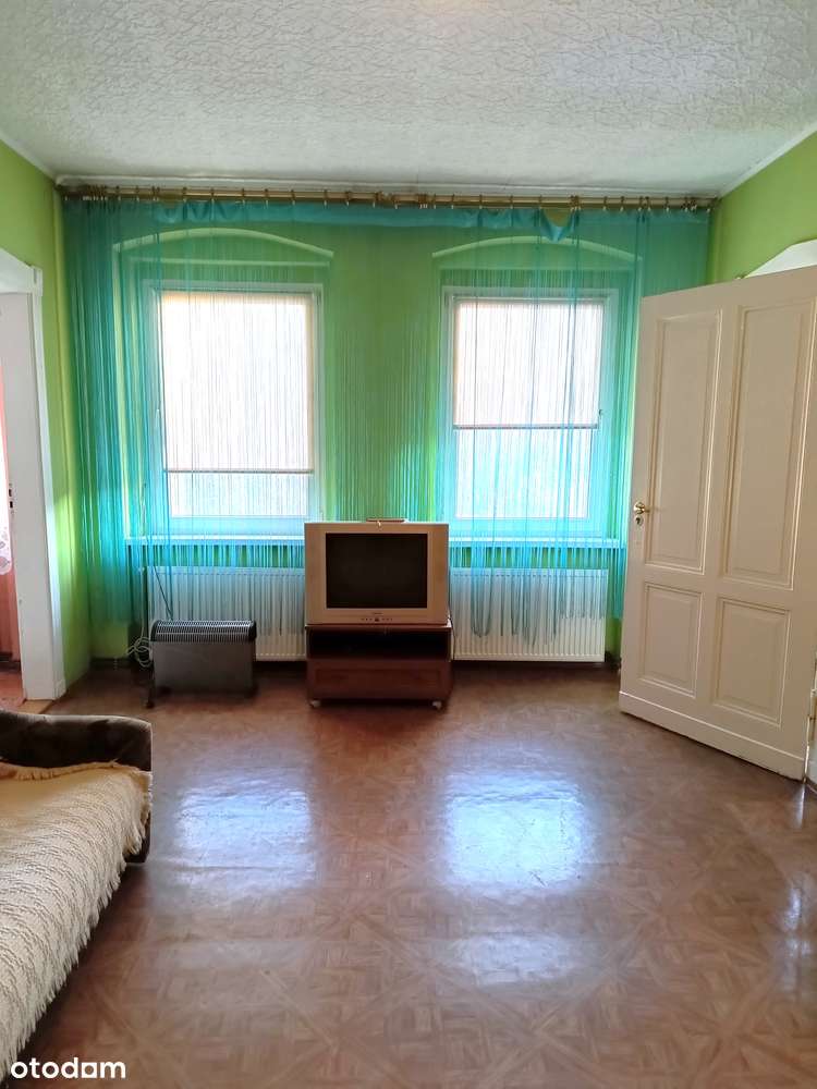 2 pokojowe mieszkanie do remontu na I piętrze + garaż ul. Jaworzyńska-2