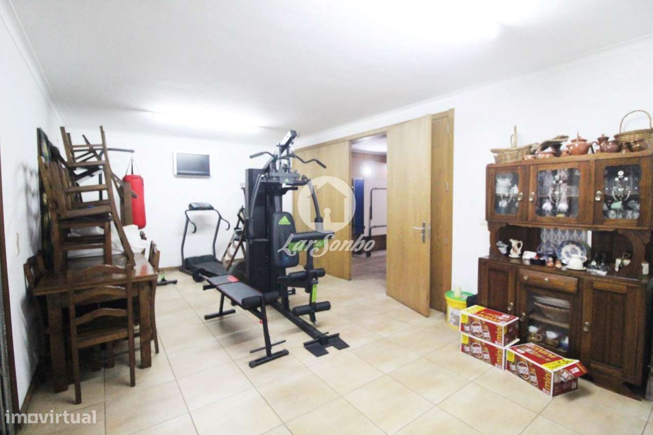 Imponente moradia T4 com 3 frentes na zona da Missilva em Baguim do...-26