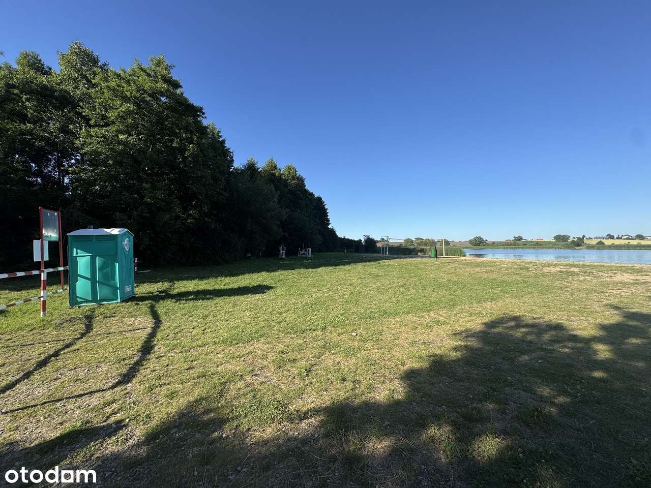 blisko jezioro i plaża zagospodarowana-7