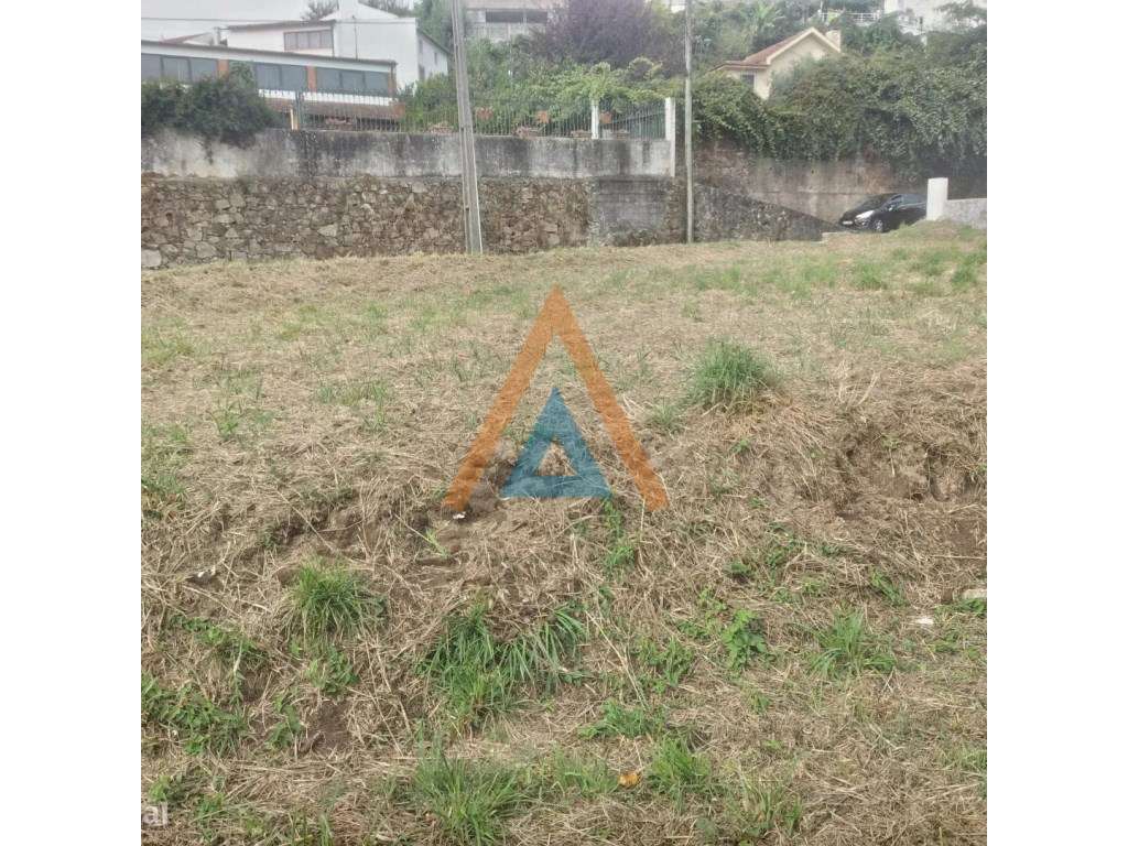 Lote de Terreno Urbano em Fiães - Santa Maria da Feira-7