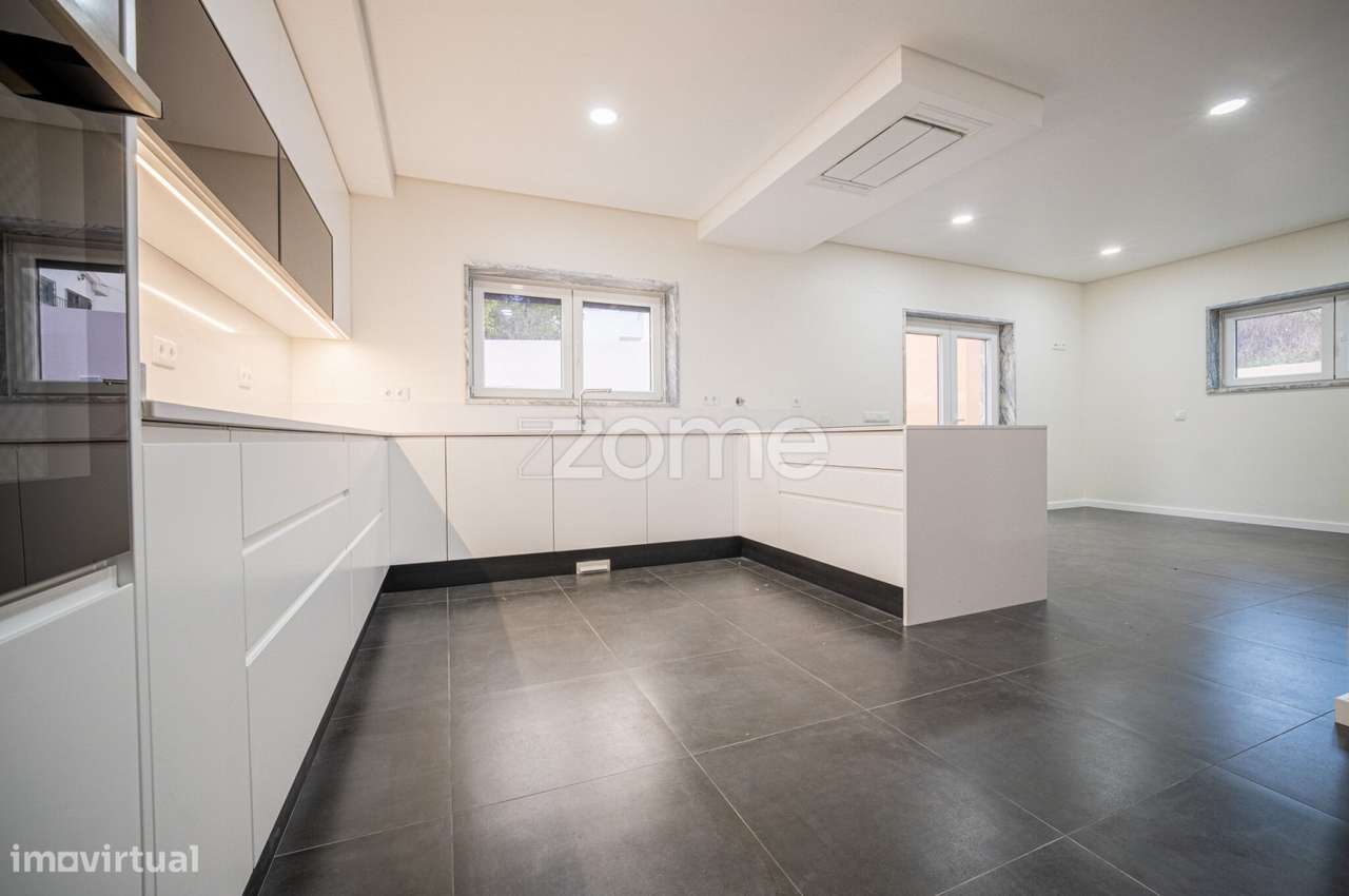 Moradia T3 com 6 assoalhadas, nova, no Alto dos Gaios - Estoril-6