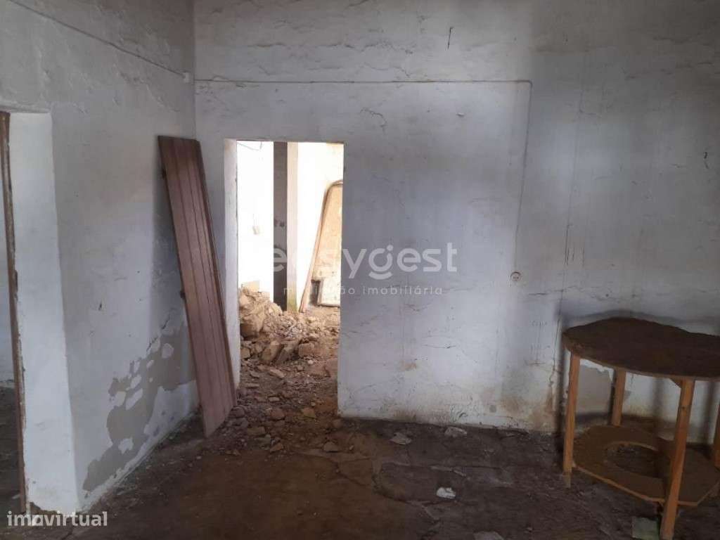 Moradia para recuperar com terreno rústico em São Pedro de Solis - Grande imagem: 4/20