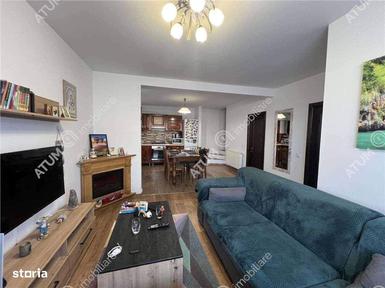 Casa cu 4 camere 2 bai si curte proprie in zona Arhitectilor-1