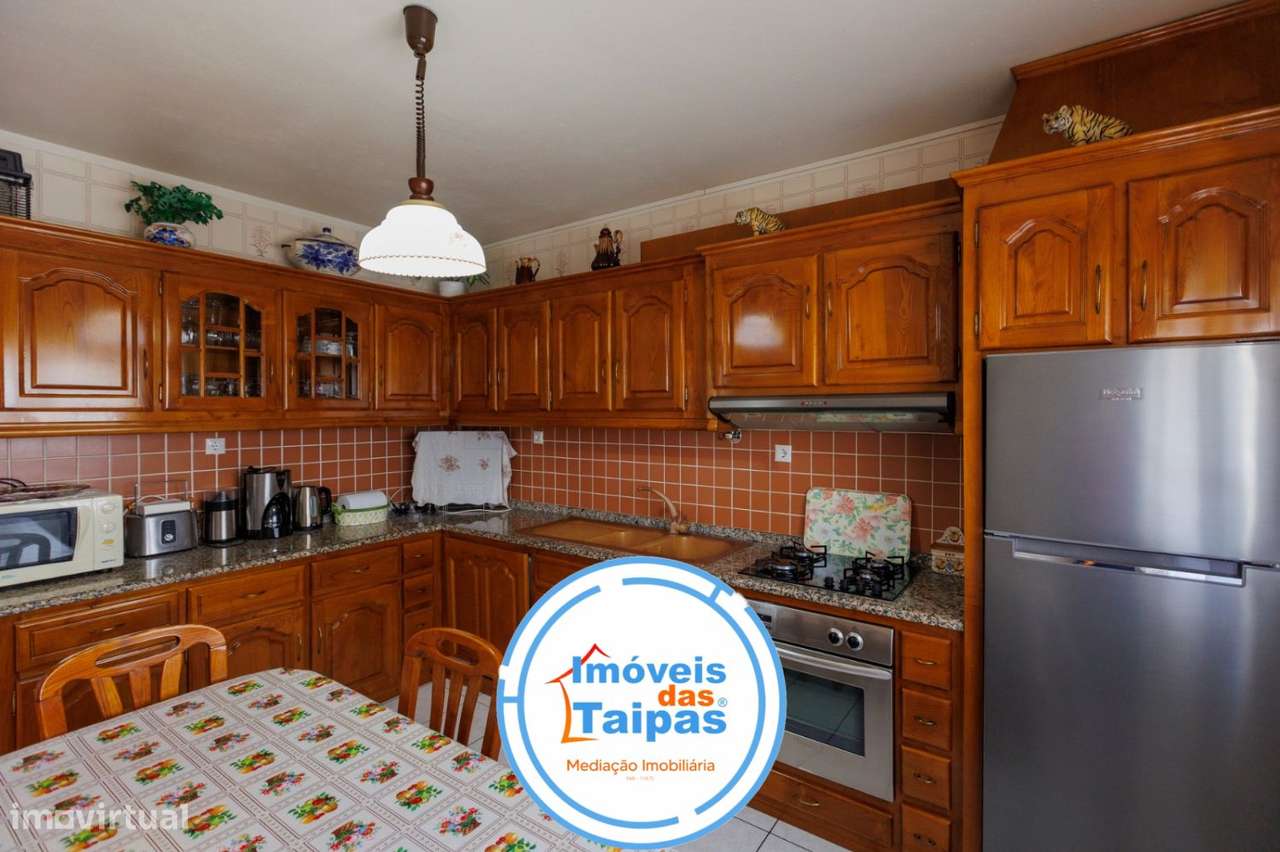 Vende-se Moradia em Barco - Guimarães-11