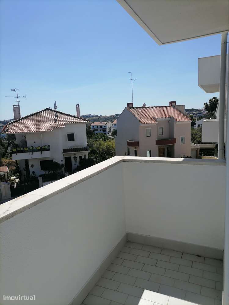 T3 Centro de Queijas, Oeiras. Com Parqueamento e Arrecadação.-31