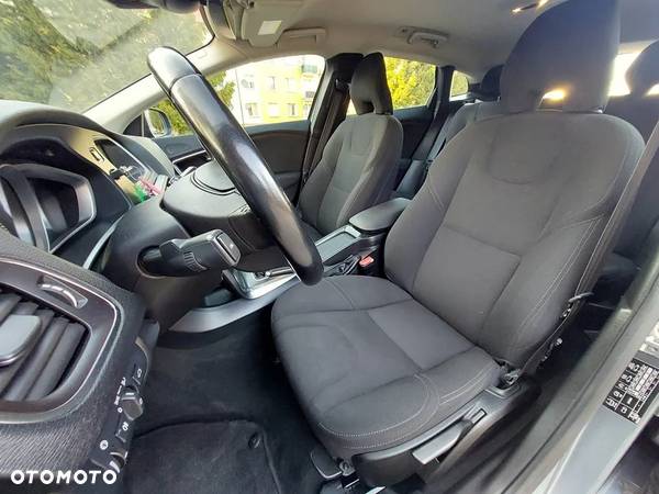 Volvo V40 D2 Summum - 28