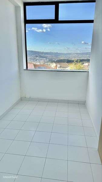 Escritório/Loja com garagem, muita luz natural e a 1min do centro. - Grande imagem: 5/6