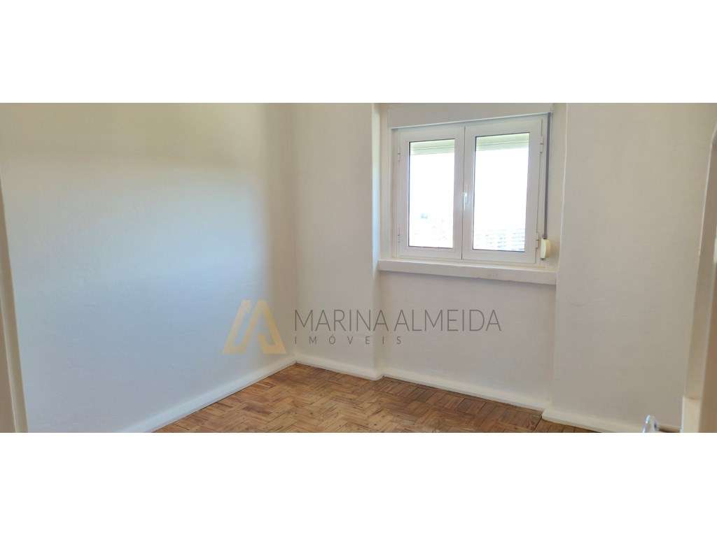 Apartamento T3 ( 4 assoalhadas ), com Varanda e Vista Deslumbrante ...-13