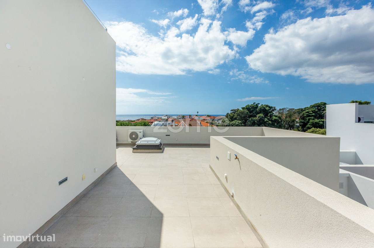 Moradia T3 Nova com Terraços Panorâmicos e Vista Mar na Atalhada-34