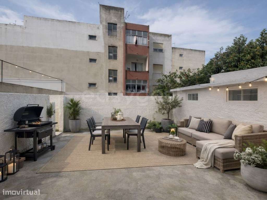 Espetacular Apartamento T3 com logradouro em Amora-16