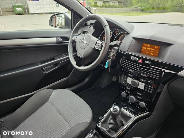 Opel Astra GTC 1.4 Innovation 110 Jahre - 8
