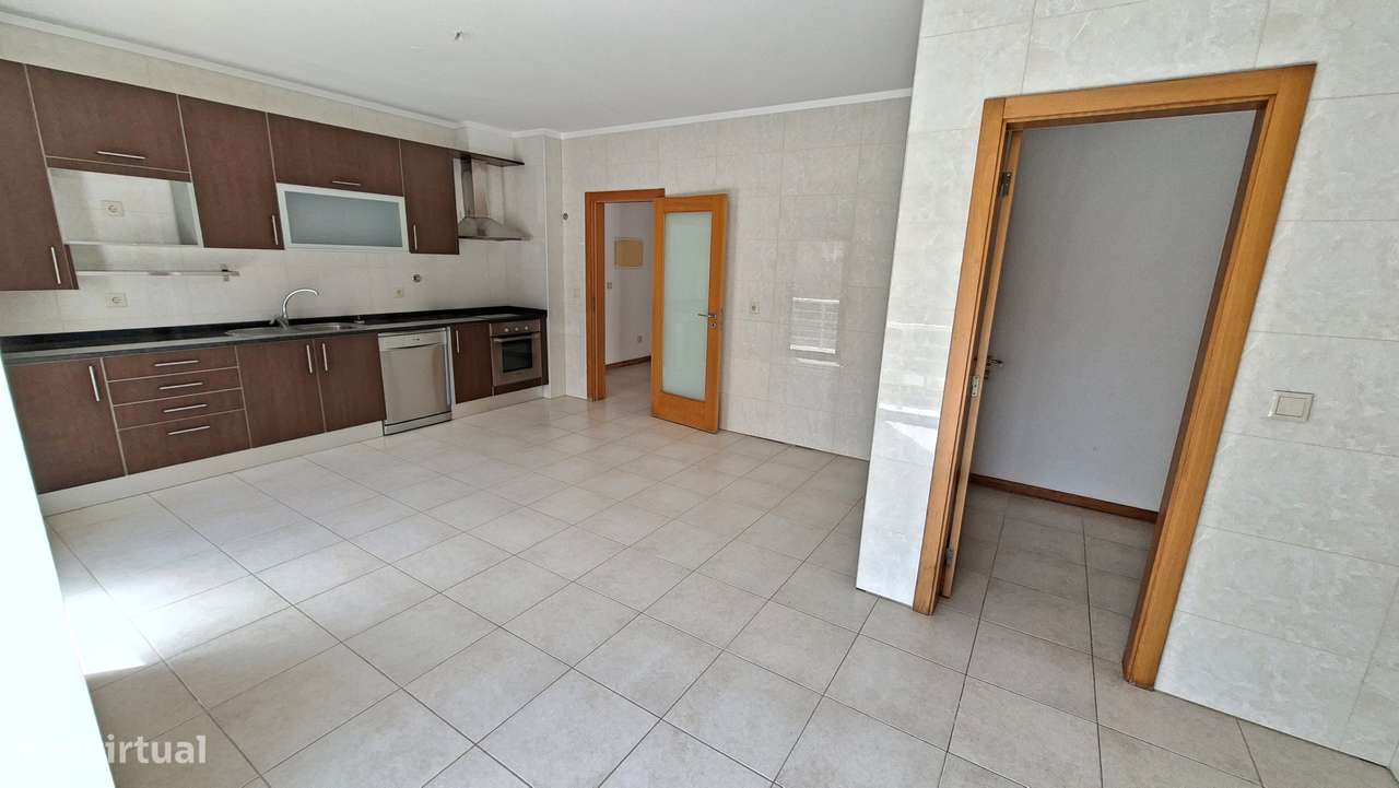 Apartamento T4 com 297m², Garagem e Lugar  estacionamento  Pinhal Novo-8