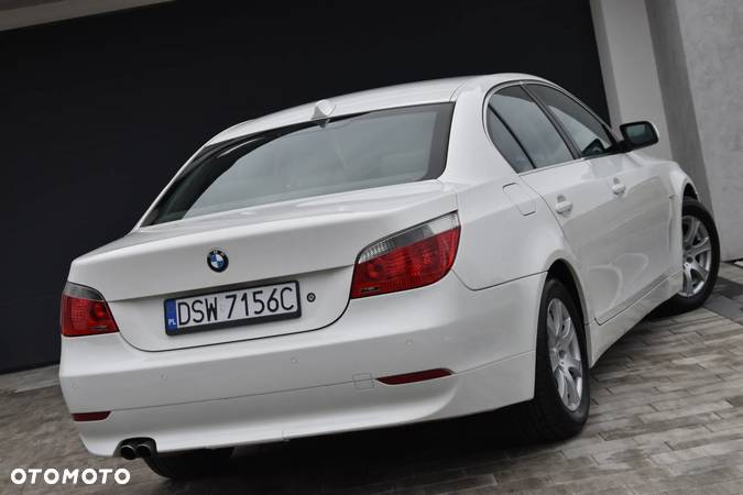 BMW Seria 5 520i - 14