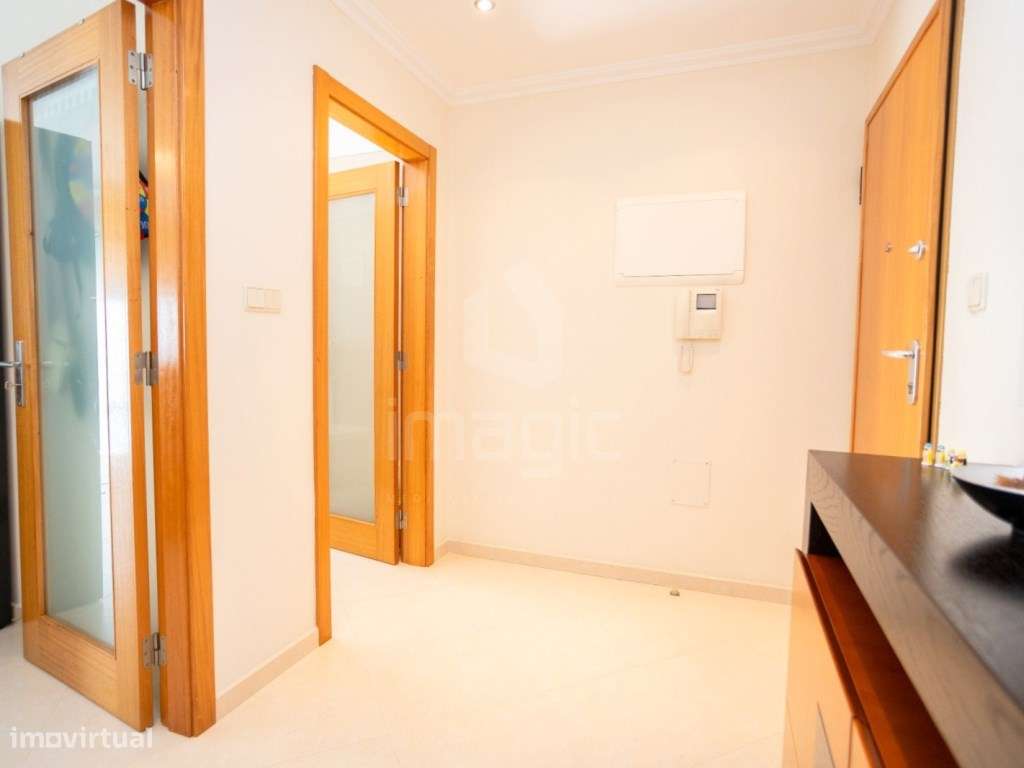 Apartamento T2 Usado em Vialonga - Grande imagem: 4/28