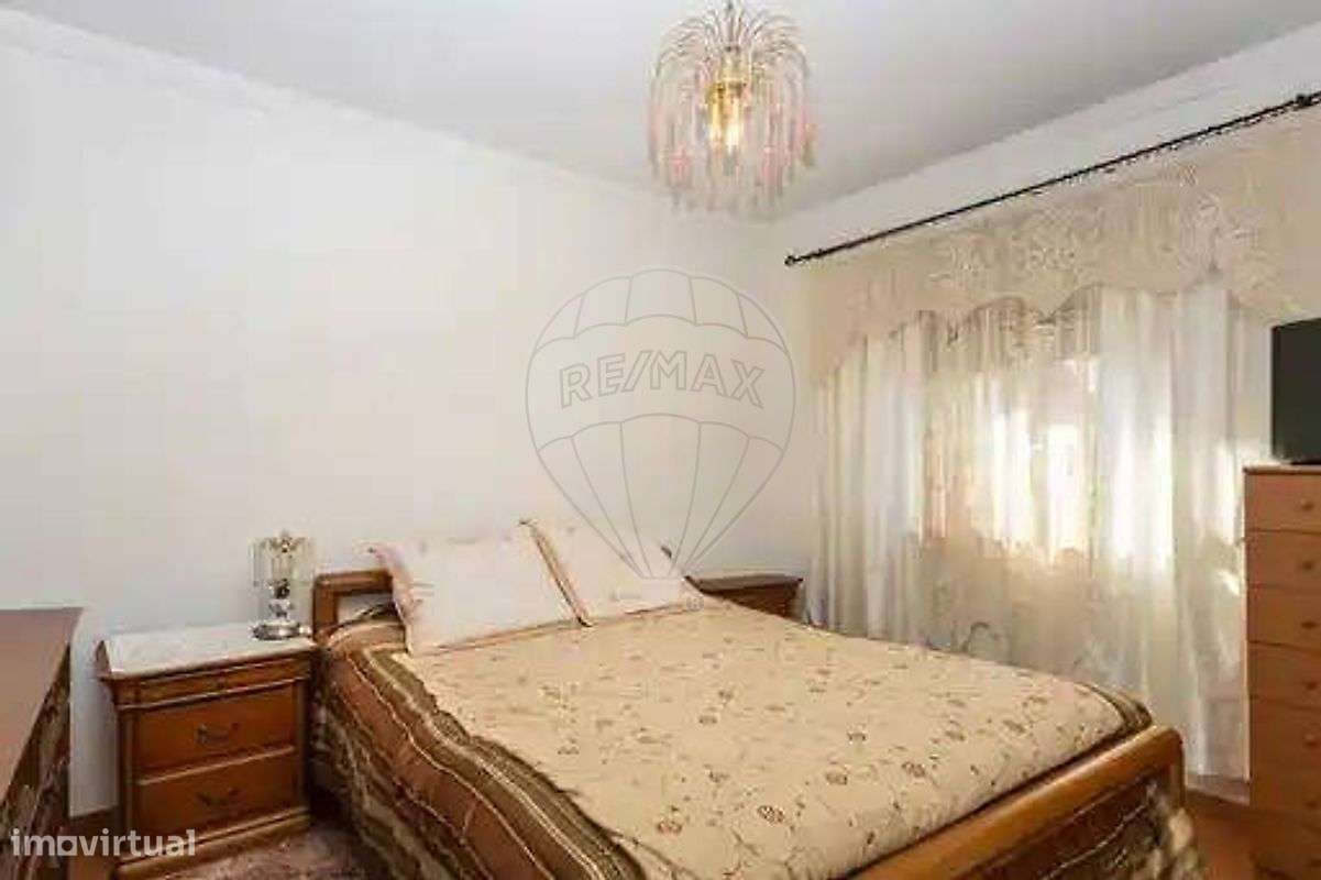 Moradia T6 para venda-10