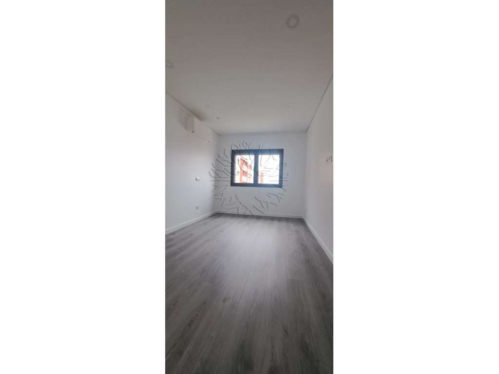 Apartamento T3 novo em Montijo com parqueamento-24