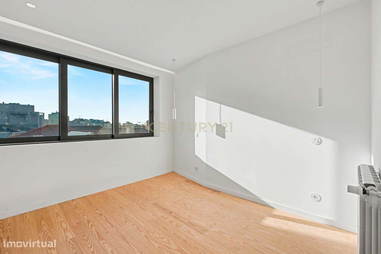 Luxuosa Moradia T4 em Matosinhos | elevador | 294,85m2-10