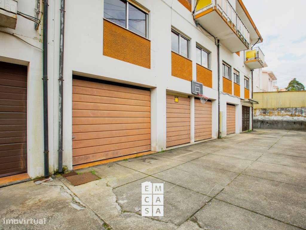 Garagem espaçosa no centro histórico de Santa Maria da Feira - Grande imagem: 4/18