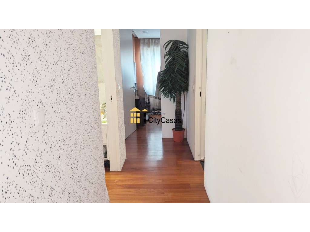 Apartamento T5 c/ Terraço e Garagem | Gondomar-8