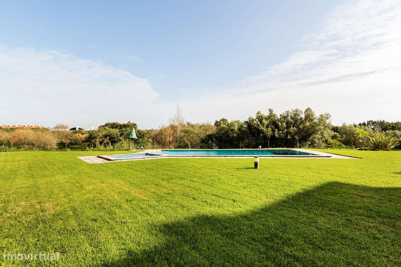 Luxuosa Moradia com Piscina e Vista para o Campo em Sintra-10