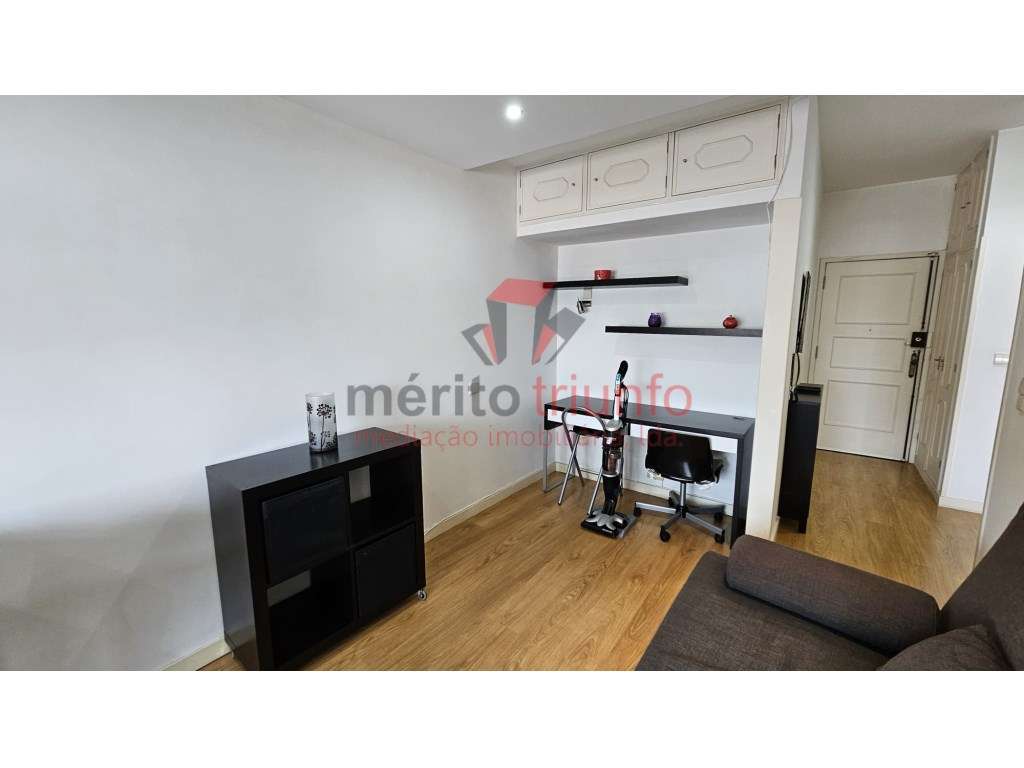 Oferta da Escritura e Registo- Ap. T1 com vista para a cidade - PORTO - Grande imagem: 3/19