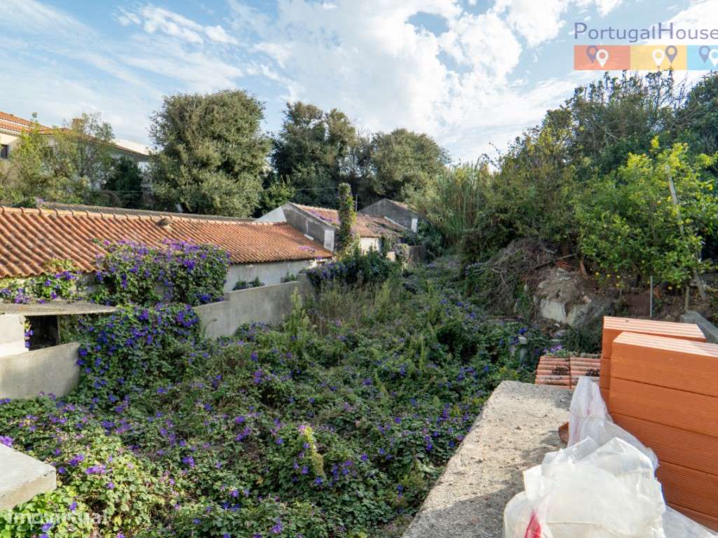 Prédio constituído por 2 apartamentos T2 com entradas independentes...-27