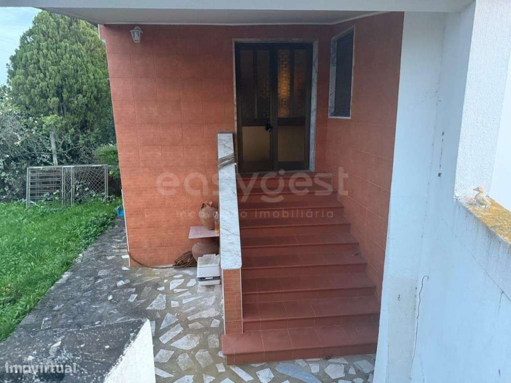 Moradia T4 com Terreno e Sótão em Constância, Santarém - Grande imagem: 5/26