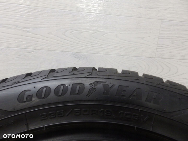 Opony zimowe Goodyear Ultra Grip 235/50/19 - 3