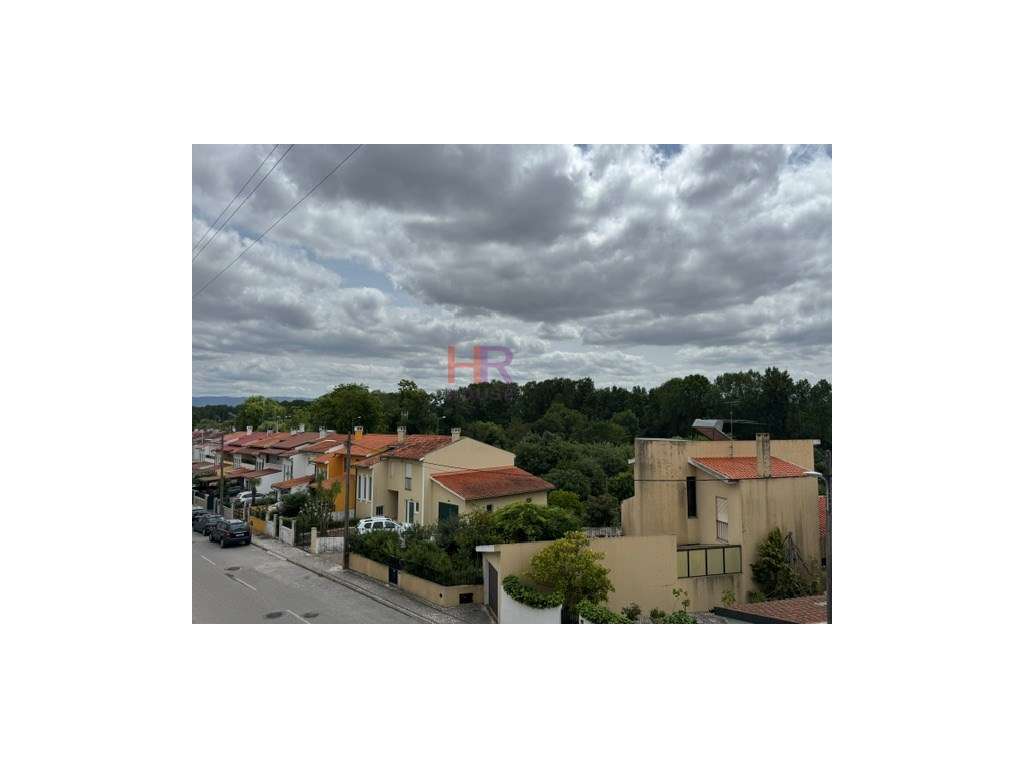 Apartamento T3 com suíte e varandas em São Silvestre, Coimbra.-16
