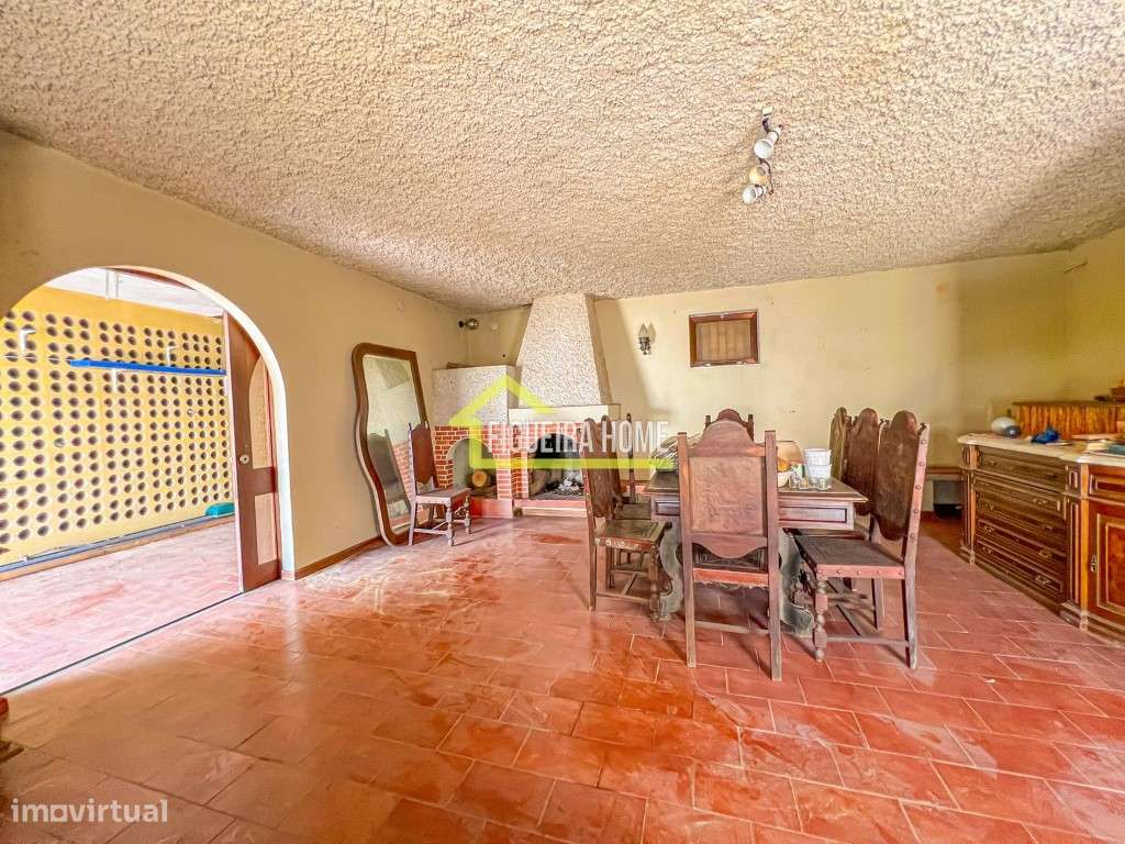 Andar de moradia com 4 quartos, garagem e anexo-44