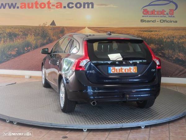 Volvo V60 2.0 D2 Kinetic - 4