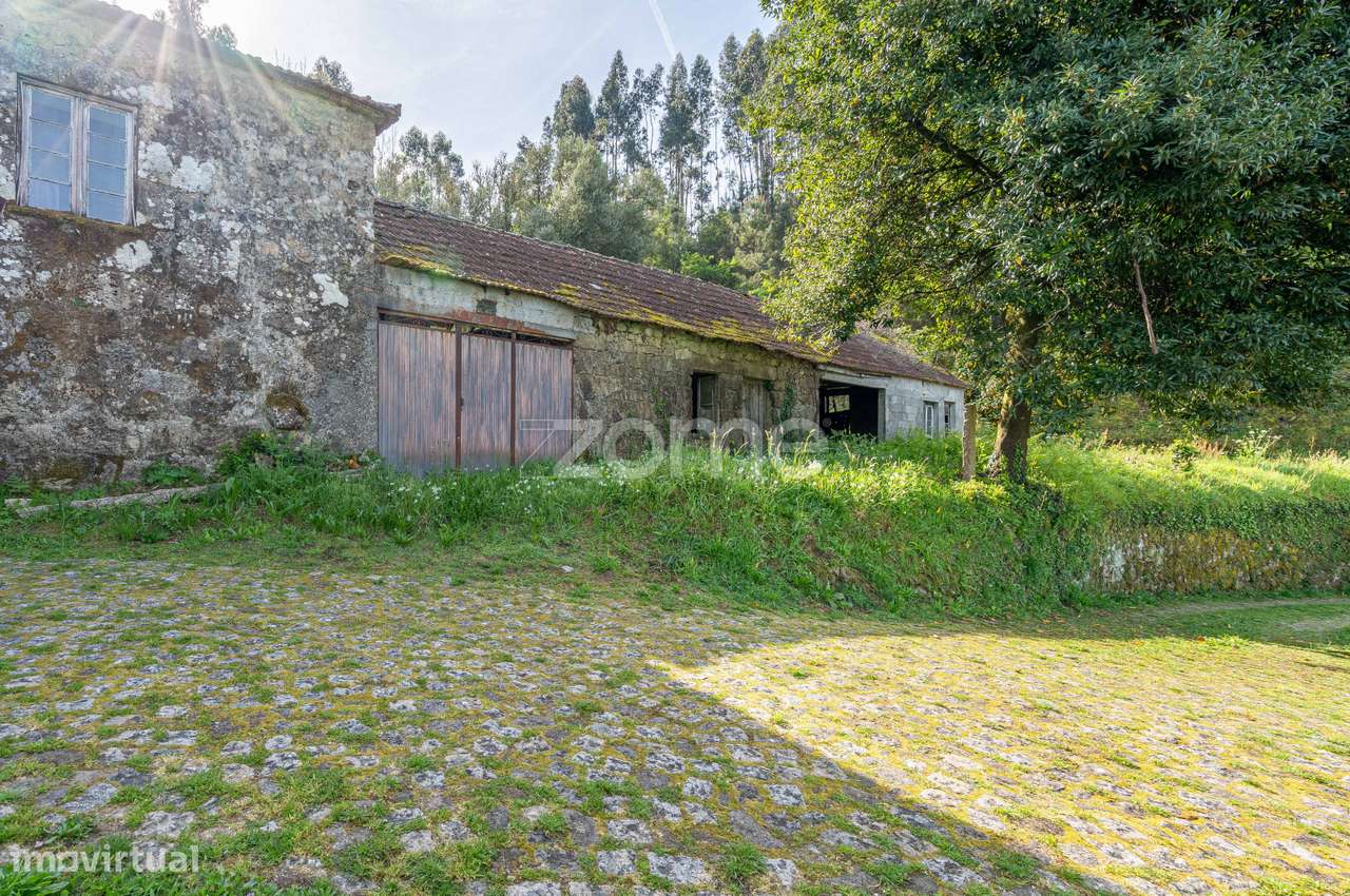 MORADIA PARA RESTAURO EM S. JULIÃO E SILVA - Grande imagem: 4/32