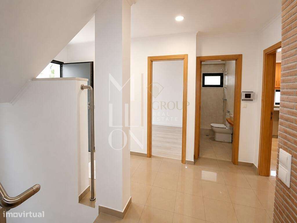 MORADIA T5 RENOVADA | GARAGEM 100 m2 | PRONTA A HABITAR – FEIJÓ-14