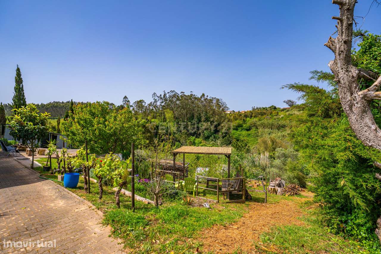 Moradia T3 localizada no Carvalhal, Bombarral-33