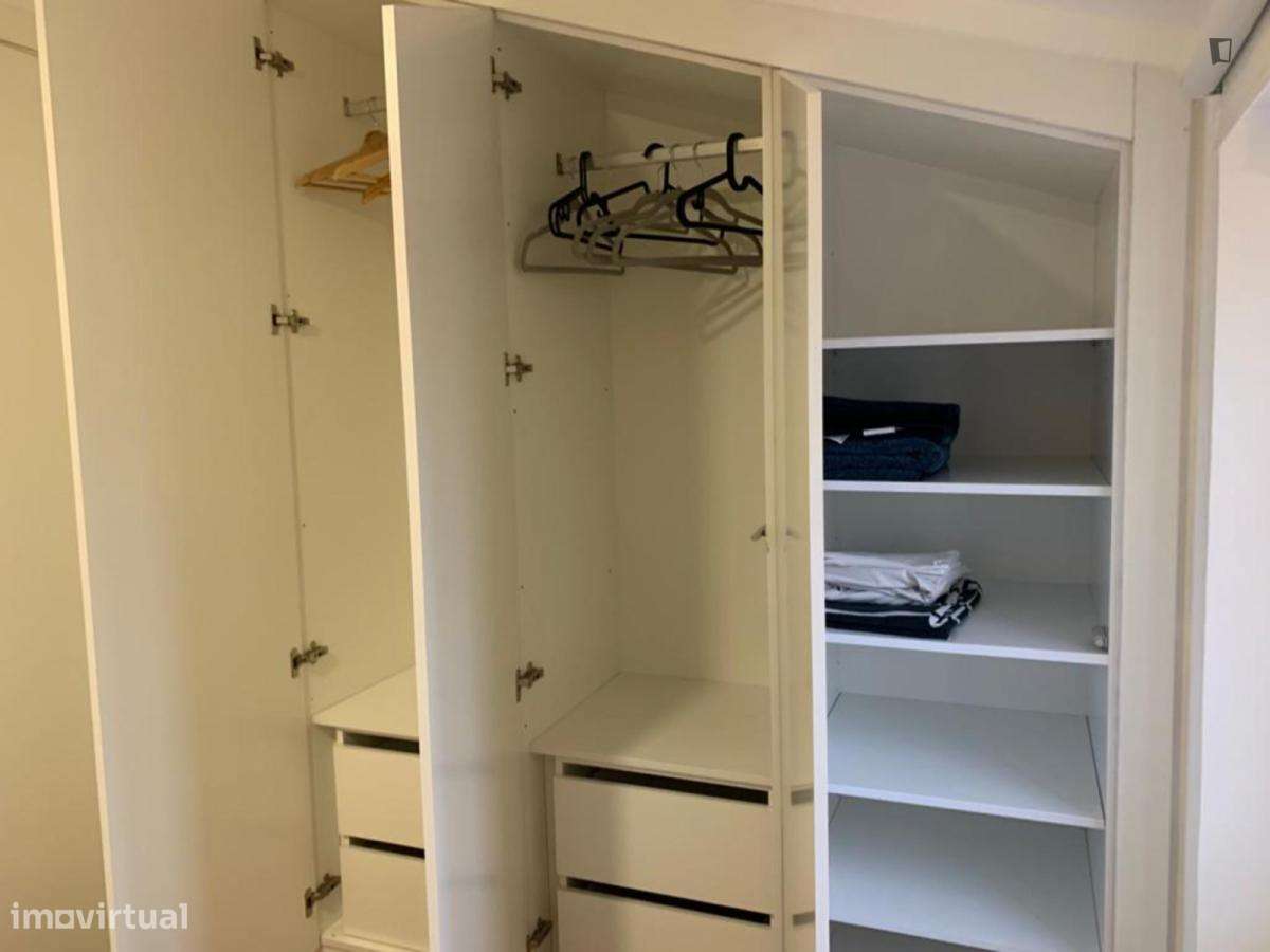 Quarto - localizado em Setubal - Grande imagem: 2/10