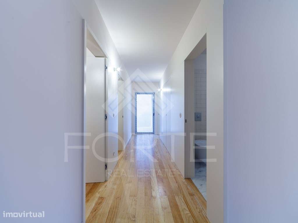 T3 com Piscina em Plena Cidade de São João da Madeira-10