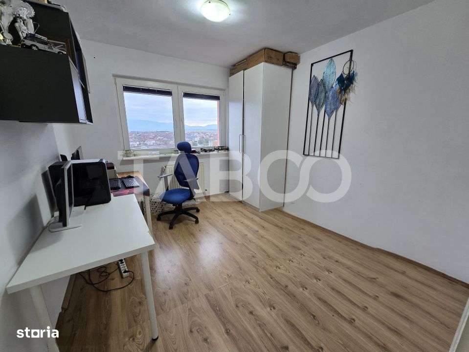 Apartament decomandat 3 camere balcon pivnita lift Vasile Aaron Sibiu - Imagine principală: 3/17