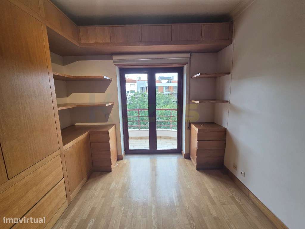 T3 com estacionamento - Zona Premium de Leiria, junto ao Seminário,...-9