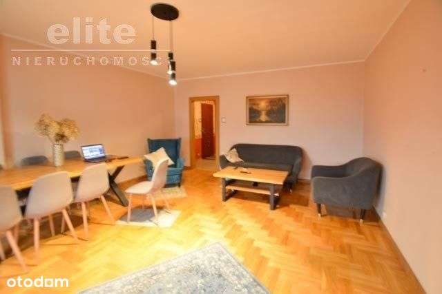 Wygodne trzypokojowe mieszkanie, klimatyzacja-4