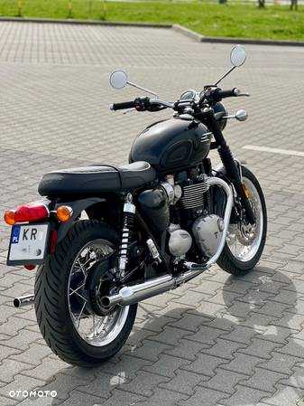 Triumph Bonneville - 6