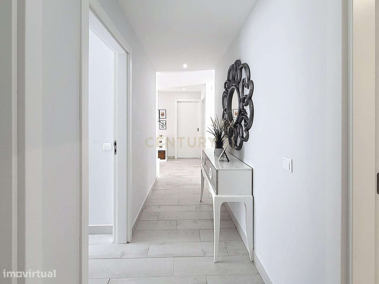 Moradia T3 Térrea Renovada à Venda na Nazaré | Quintal | Suite | Pront-19