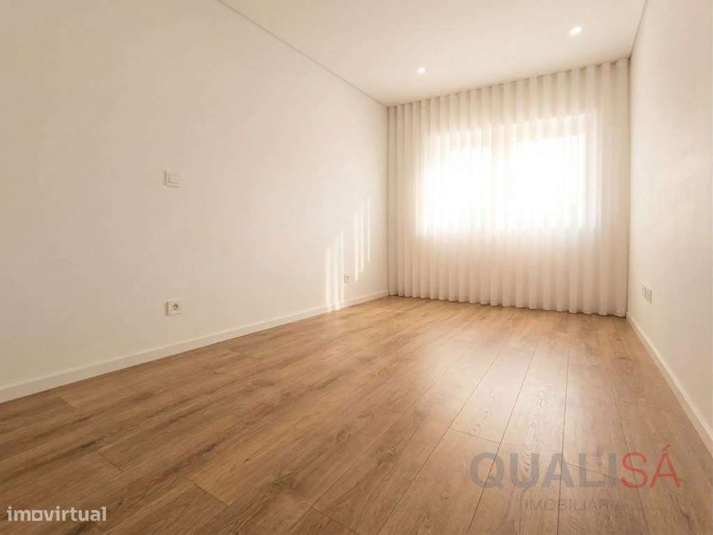Apartamento T3 de gaveto com varandas e garagem fechada localizado ...-21
